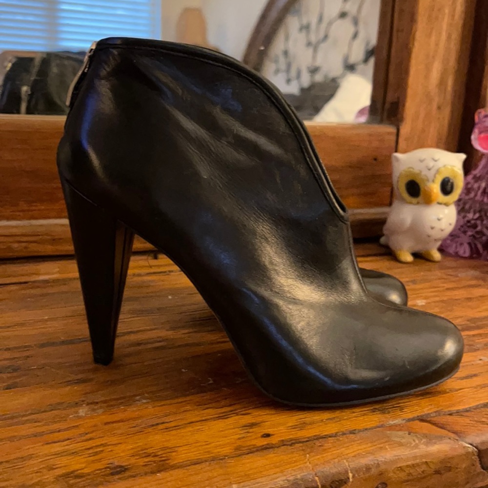 Vince Camuto Spike Heel. Size 7.